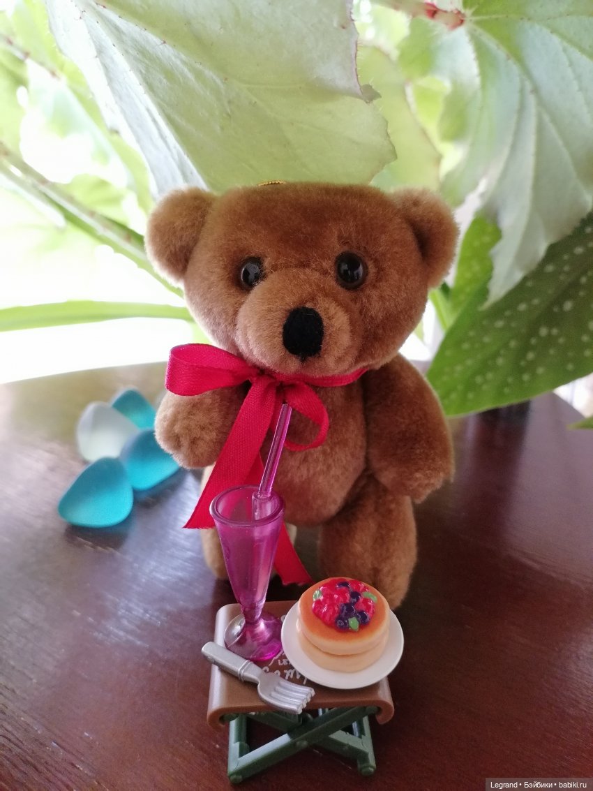 Лурения: Мишель в саду с коктейлем (фото 3)