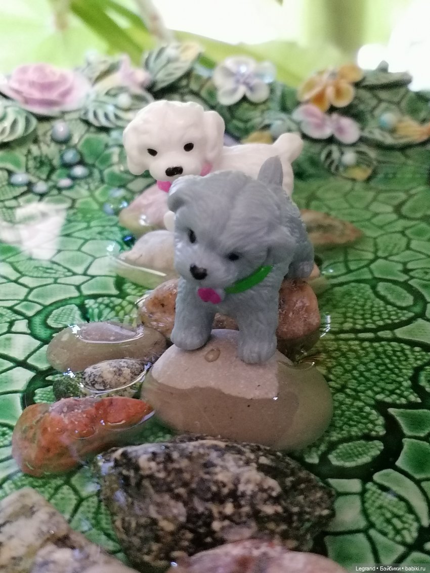 Лурения: Дамла и Айсель в саду (фото 4)