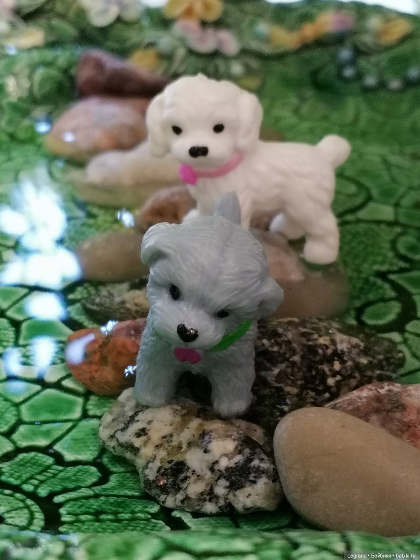 Лурения: Дамла и Айсель в саду