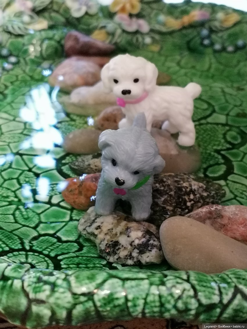 Лурения: Дамла и Айсель в саду