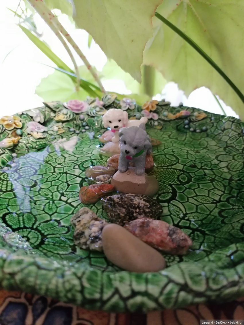 Лурения: Дамла и Айсель в саду (фото 2)