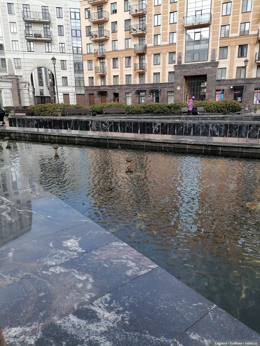 Санкт-Петербург: прогулка с собачками. У фонтанов