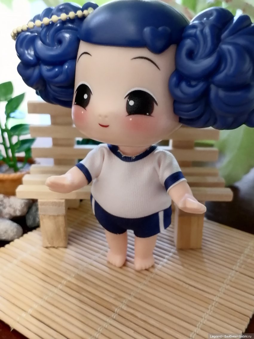 Луренские сады: девочки на прогулке