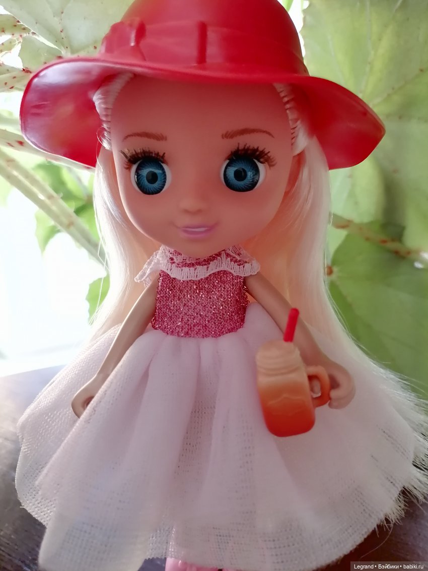 Луренские сады: девочки на прогулке (фото 2)