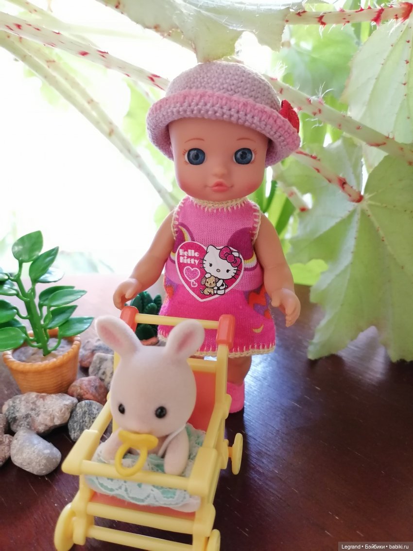 Луренские сады: девочки на прогулке