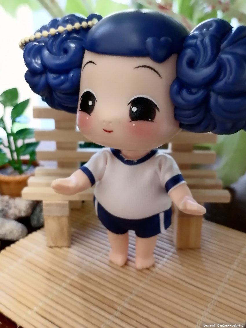 Луренские сады: девочки на прогулке