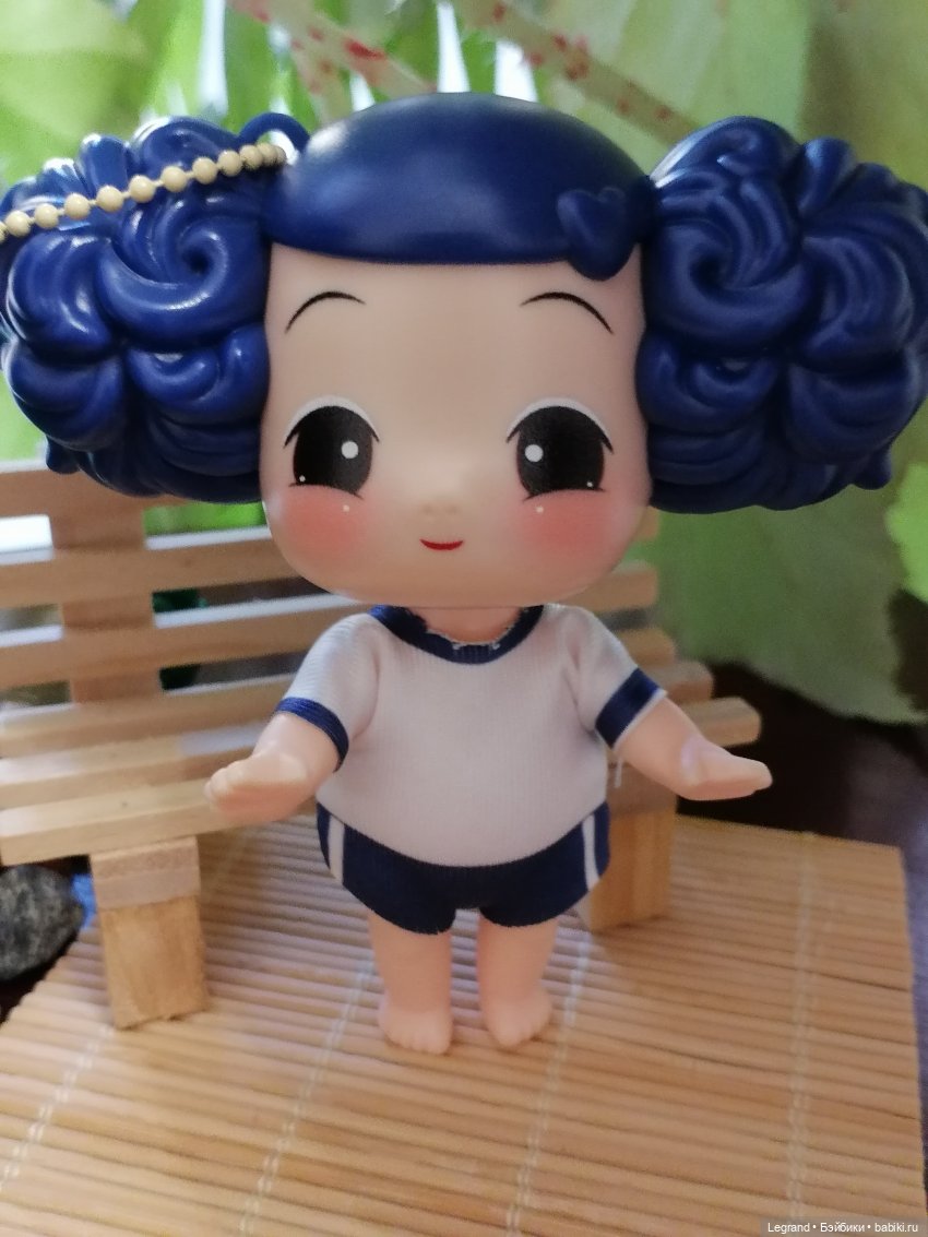 Луренские сады: девочки на прогулке