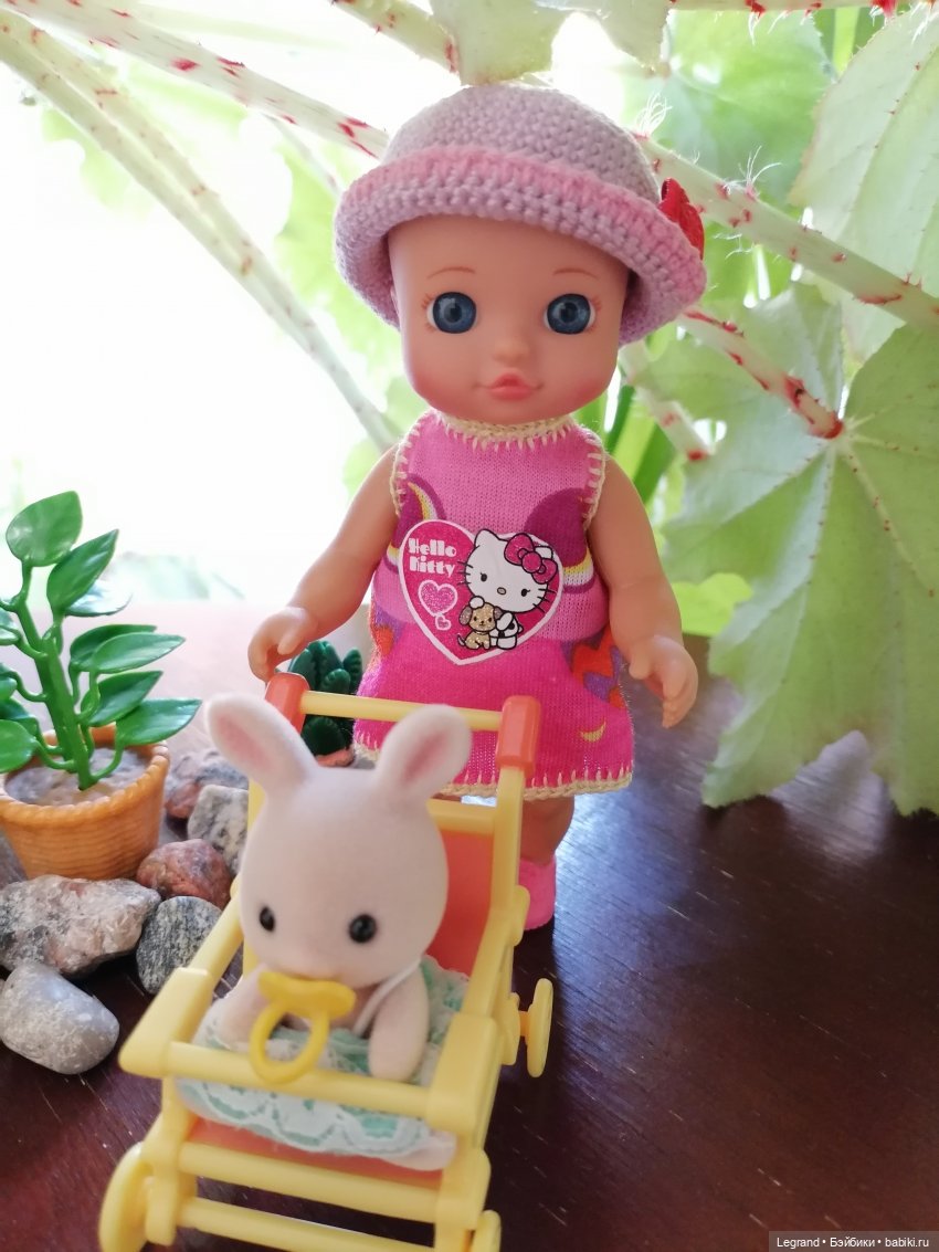 Луренские сады: девочки на прогулке