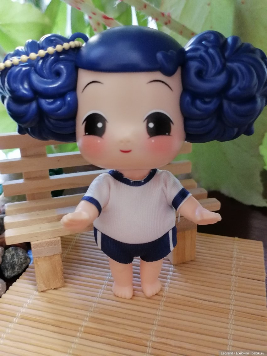 Луренские сады: девочки на прогулке