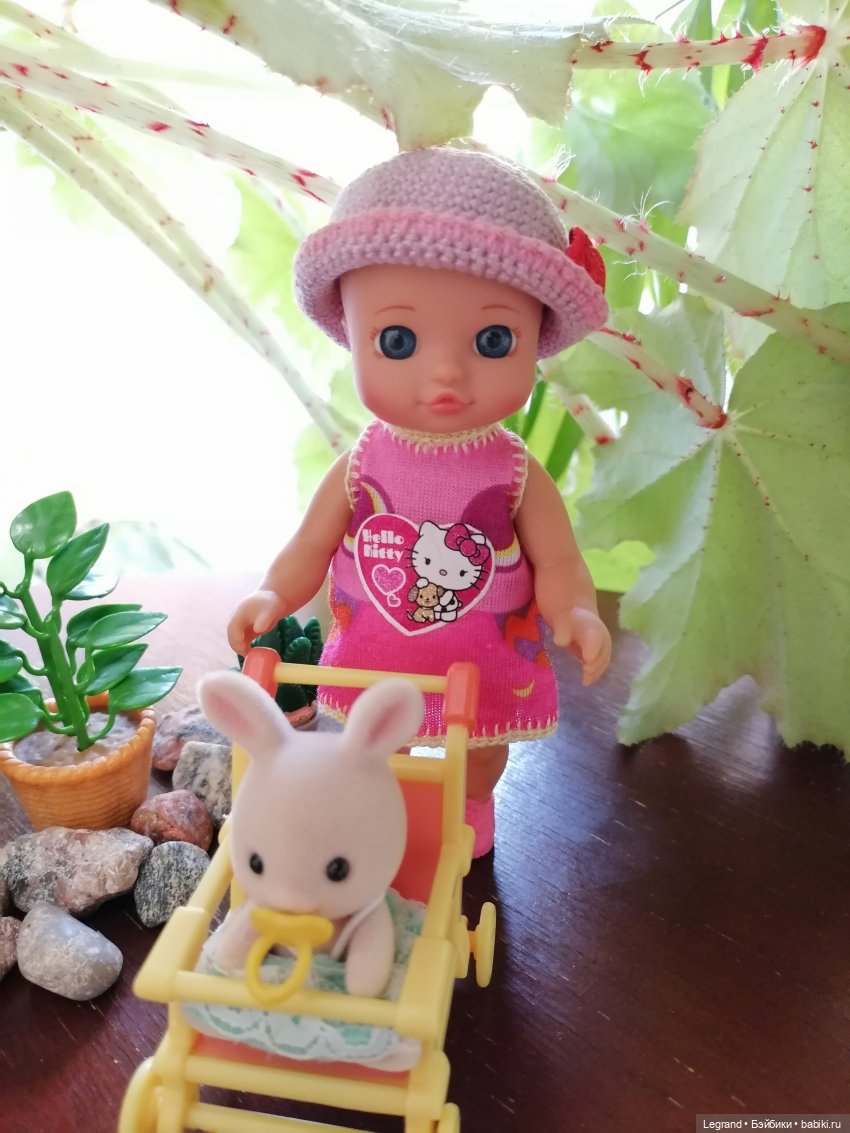 Луренские сады: девочки на прогулке