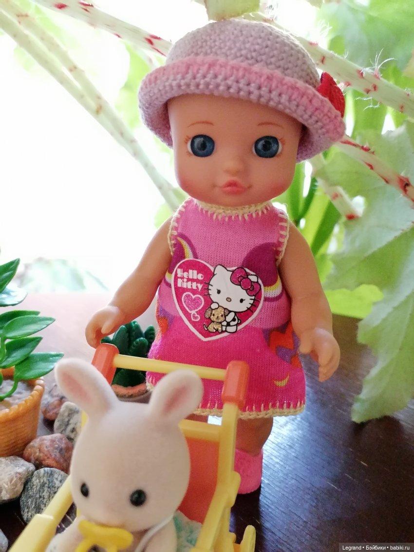 Луренские сады: девочки на прогулке