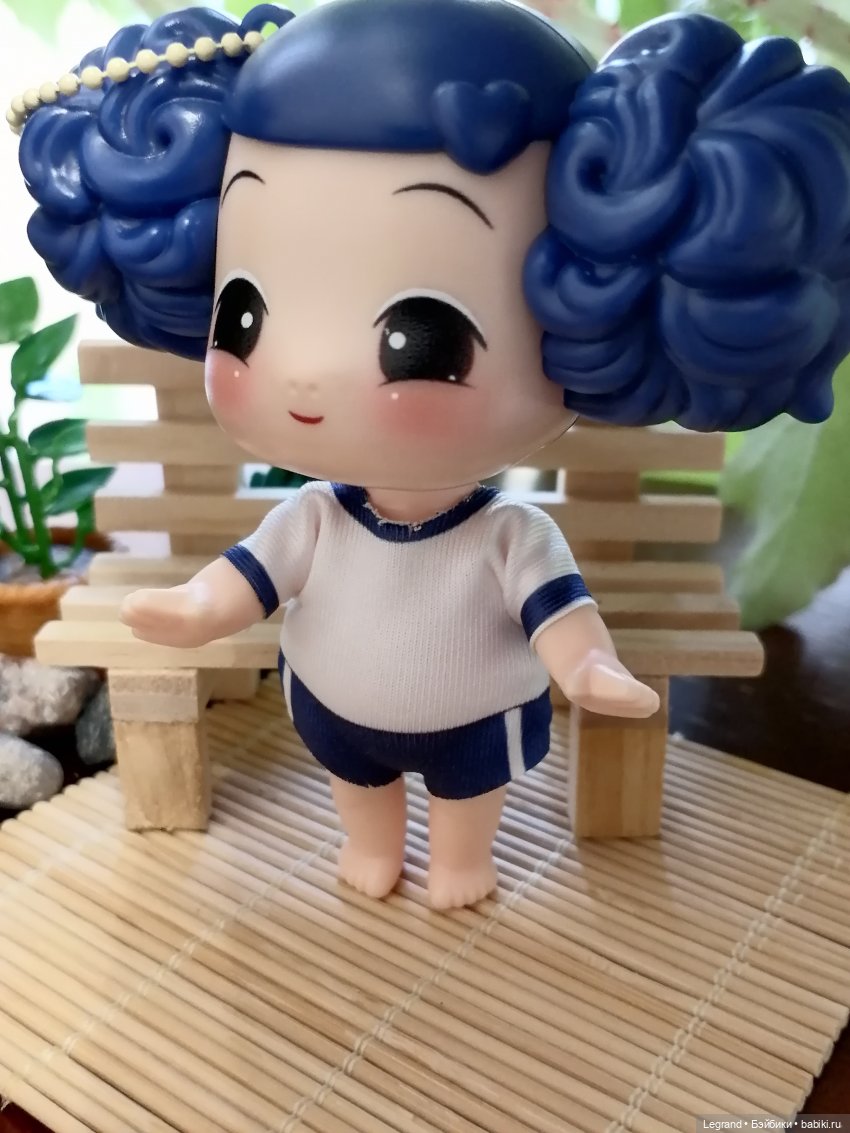 Луренские сады: девочки на прогулке