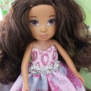 Луренские сады: девочки на прогулке