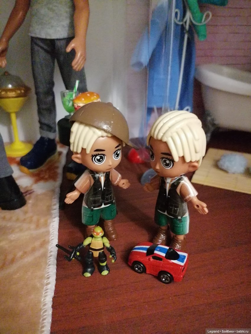 Маленькие луренцы: А ты крутишь головой