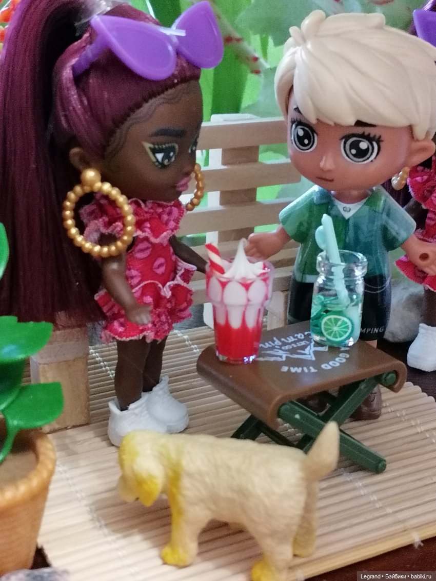 Маленькие луренцы: А ты крутишь головой