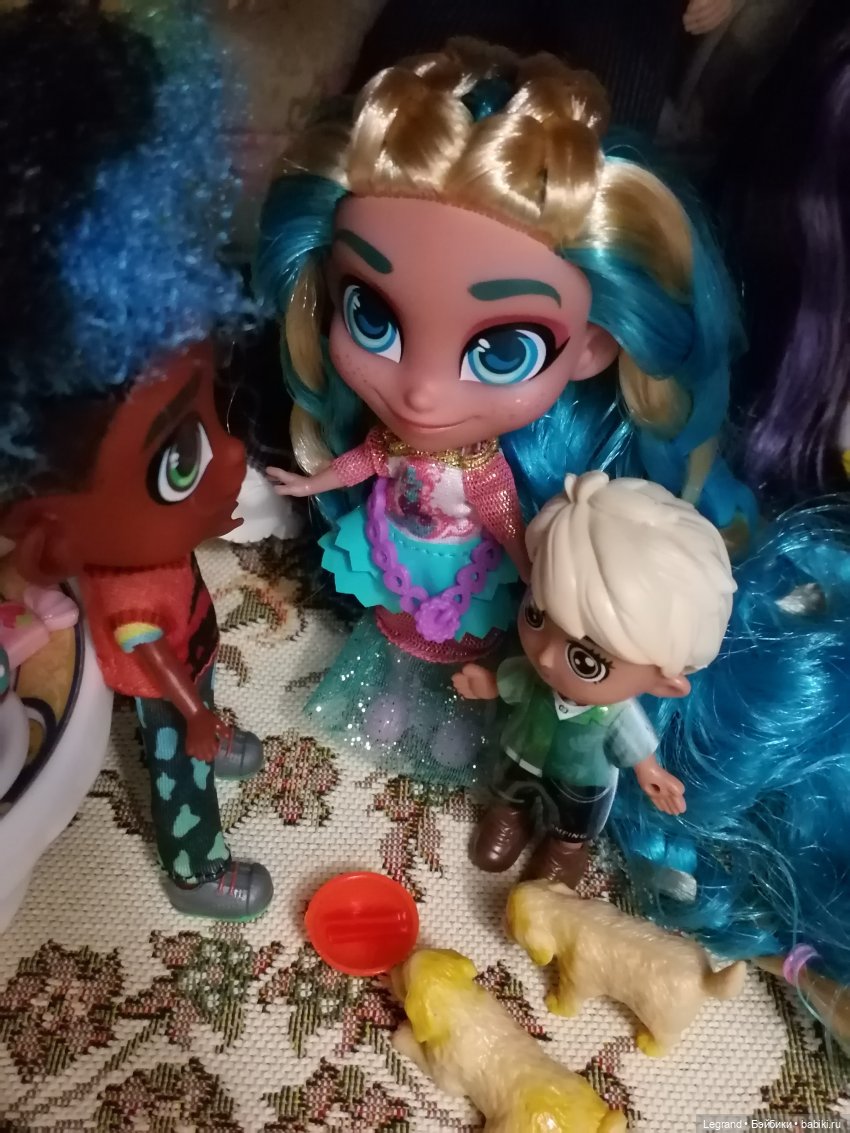 Маленькие луренцы: А ты крутишь головой