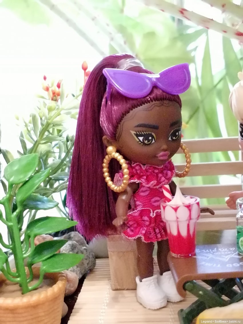 Маленькие луренцы: А ты крутишь головой