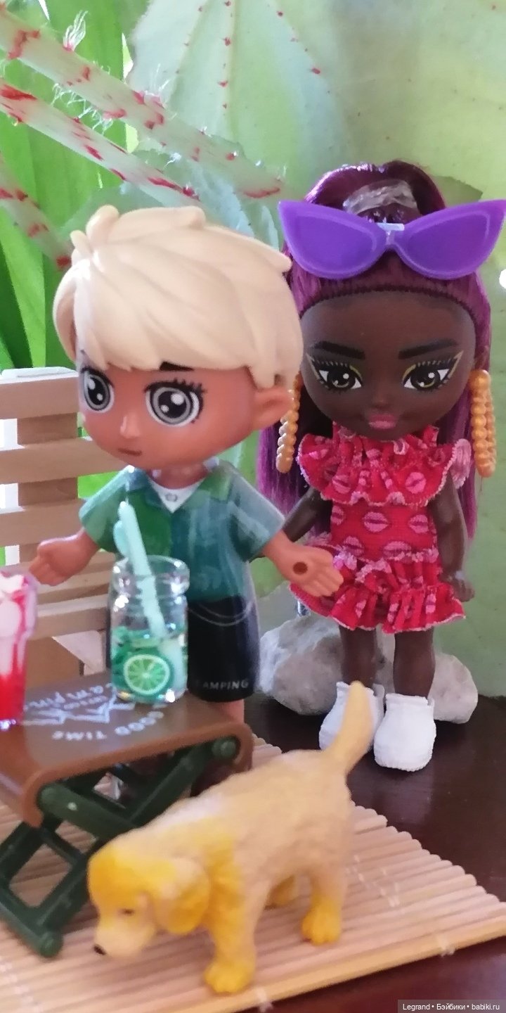 Маленькие луренцы: А ты крутишь головой