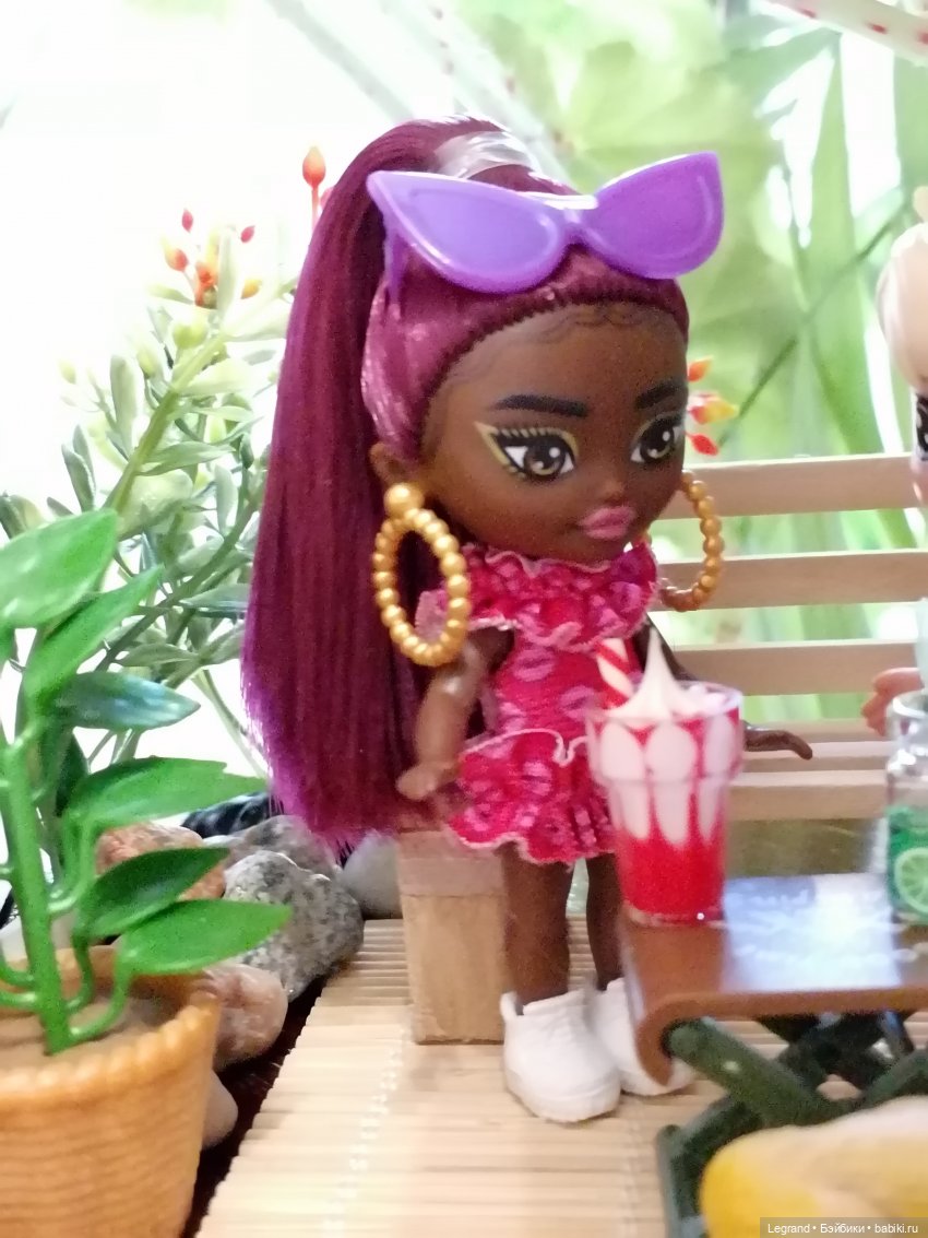 Маленькие луренцы: А ты крутишь головой