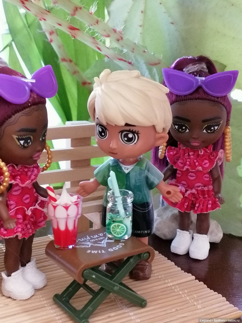 Маленькие луренцы: А ты крутишь головой