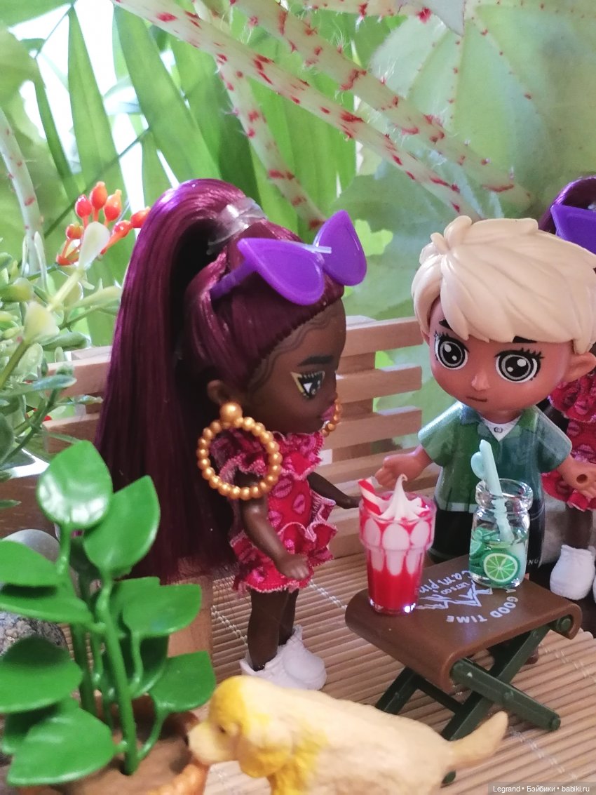 Маленькие луренцы: А ты крутишь головой