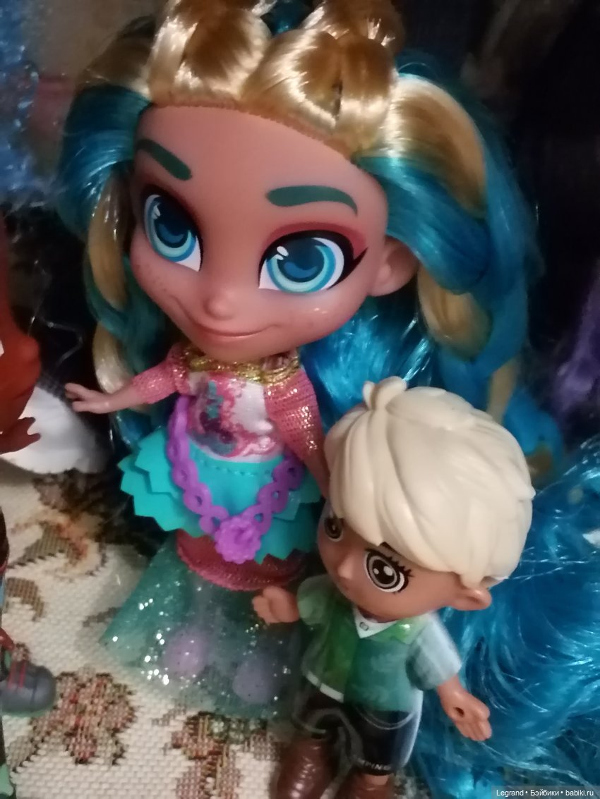 Маленькие луренцы: А ты крутишь головой