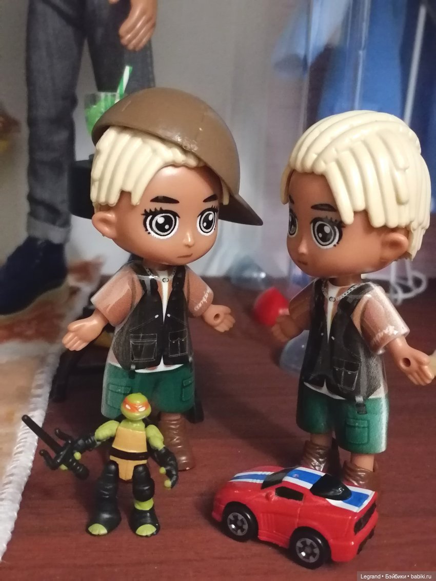 Маленькие луренцы: А ты крутишь головой