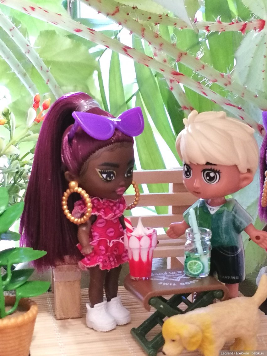 Маленькие луренцы: А ты крутишь головой