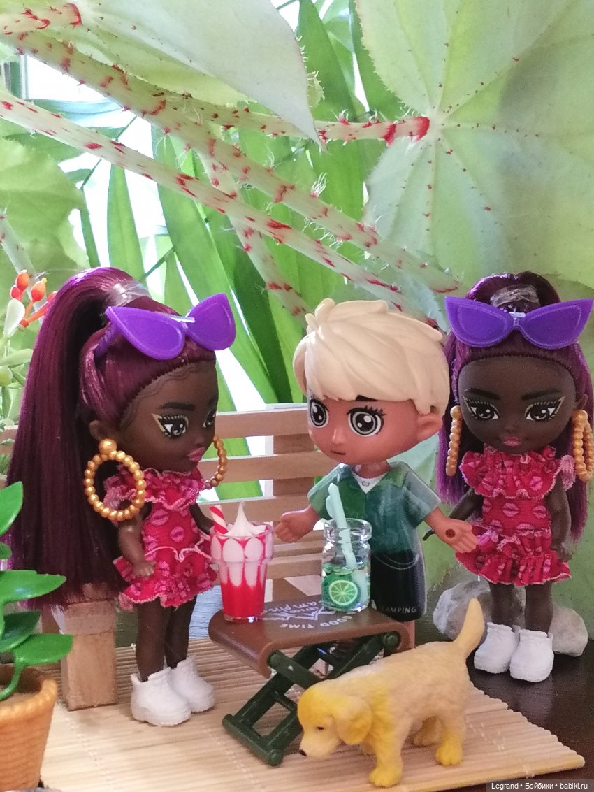 Маленькие луренцы: А ты крутишь головой