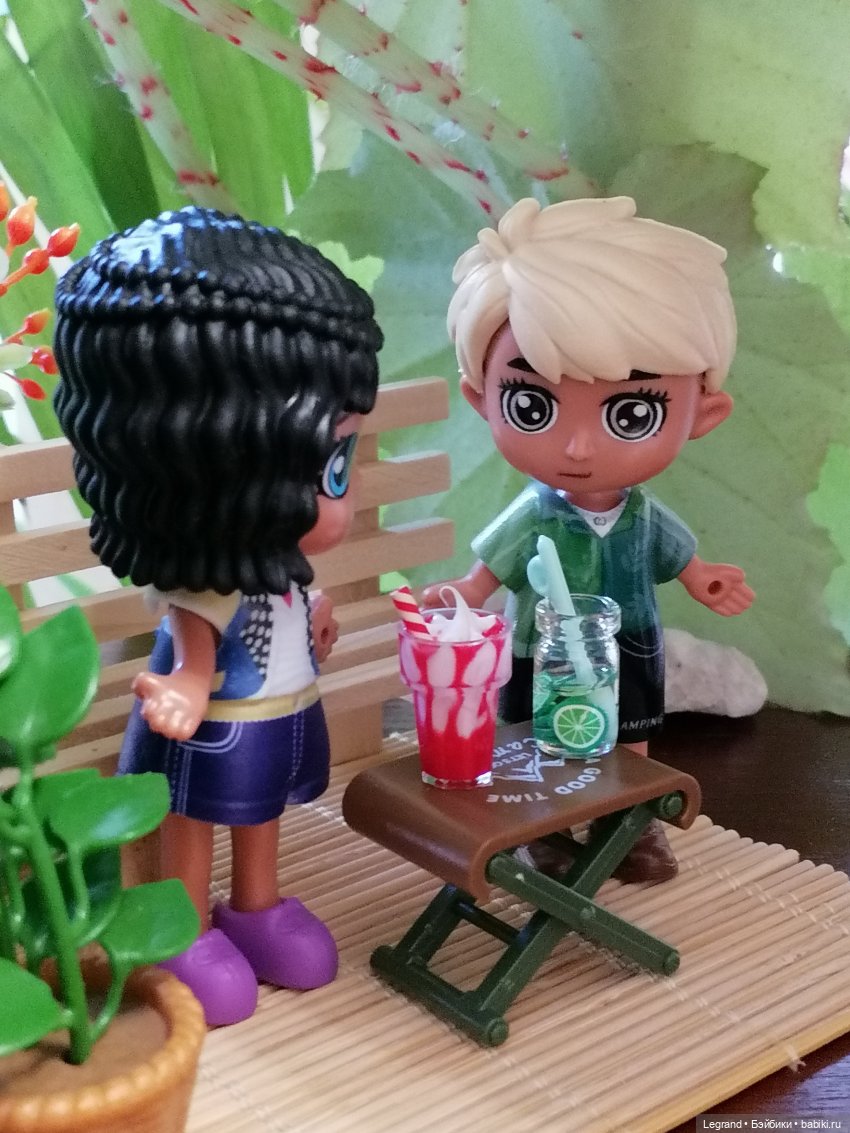 Маленькие луренцы: А ты крутишь головой