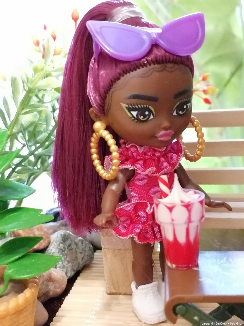 Маленькие луренцы: А ты крутишь головой