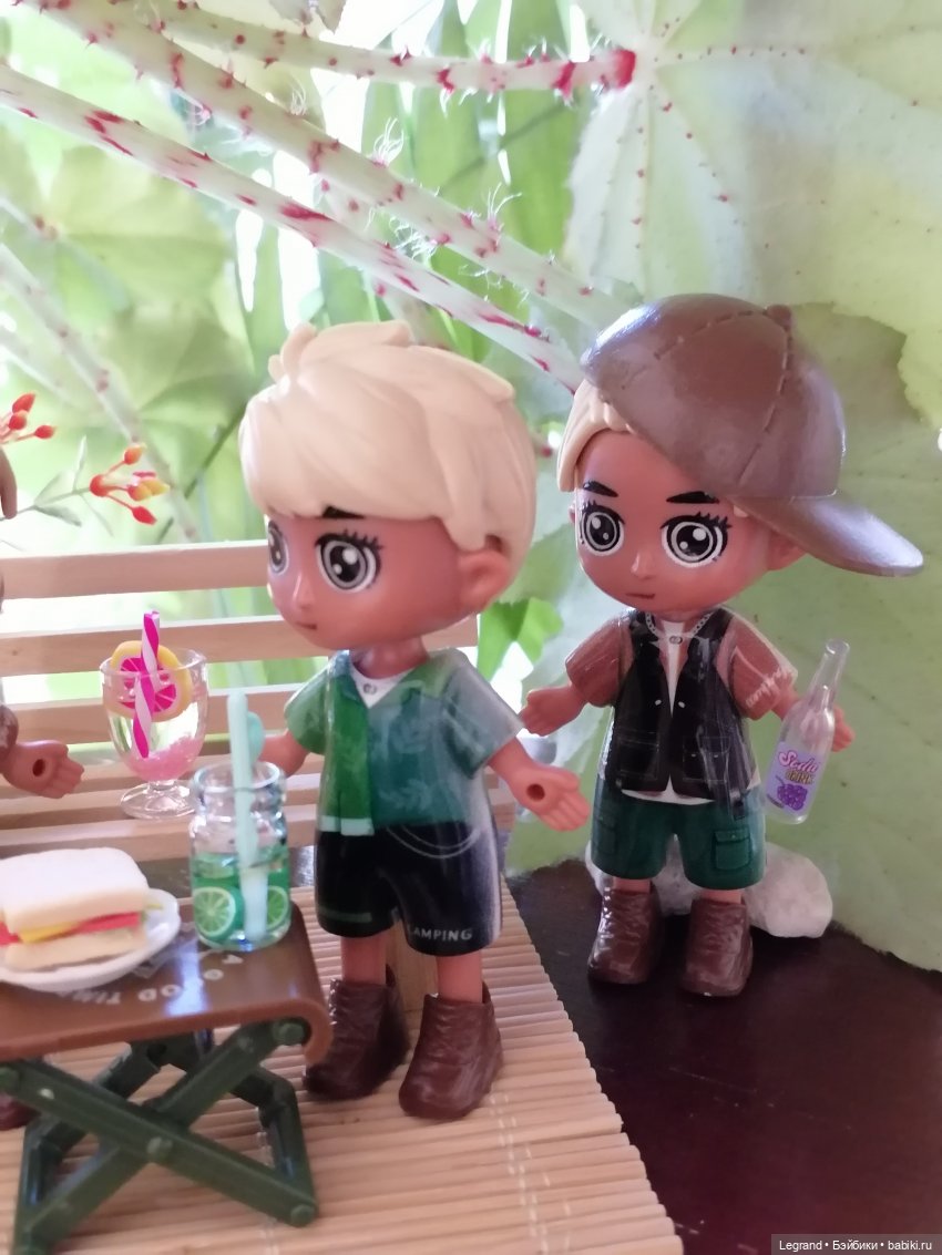 Маленькие луренцы: А ты крутишь головой