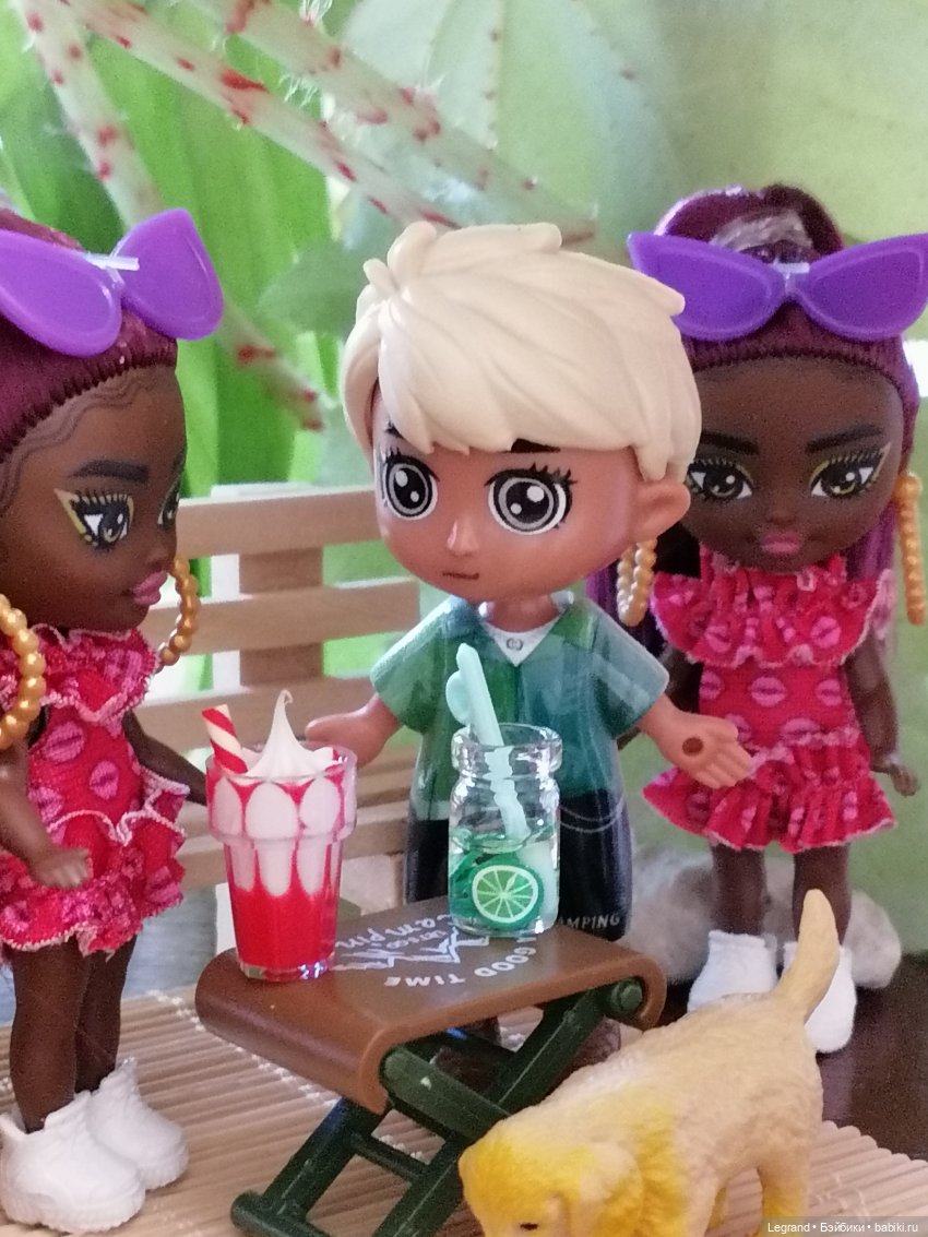 Маленькие луренцы: А ты крутишь головой