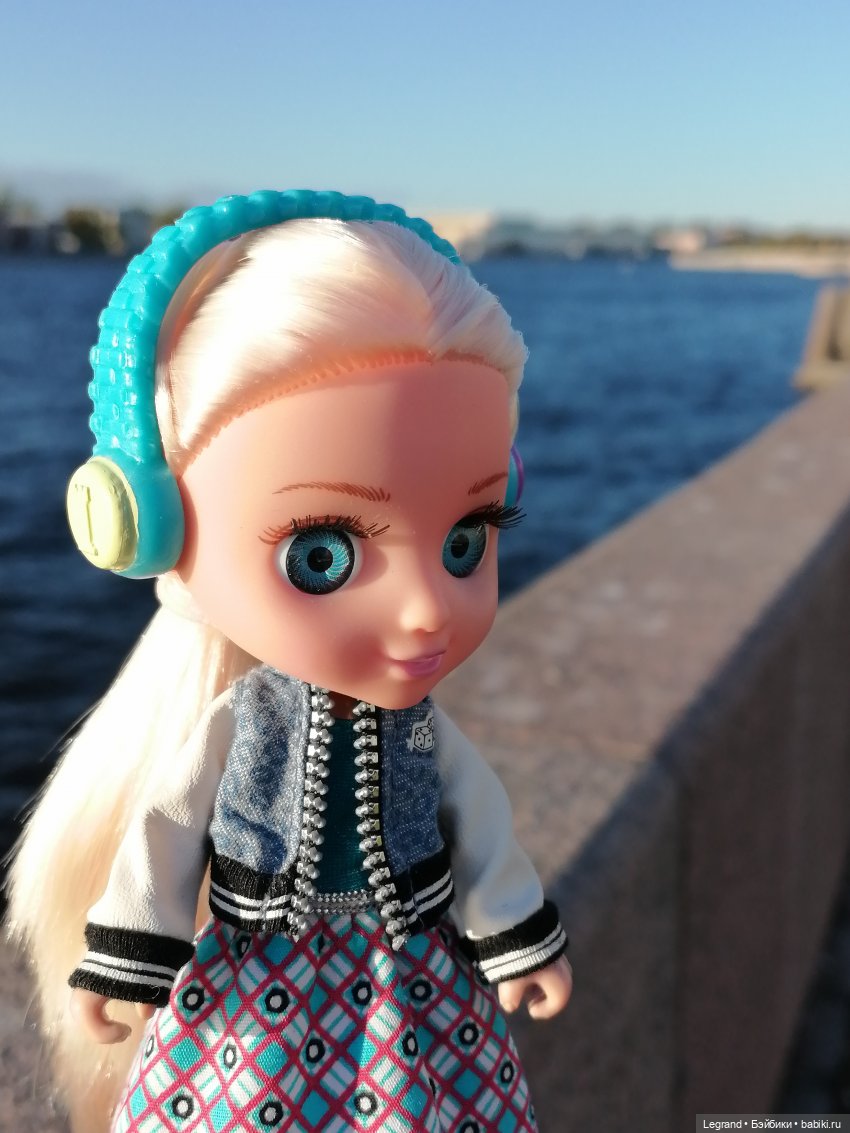 Санкт-Петербург: Алия на набережной Невы