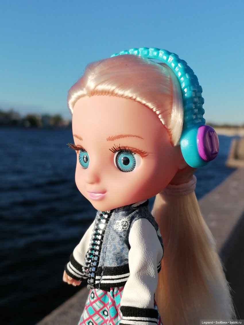 Санкт-Петербург: Алия на набережной Невы (фото 4)