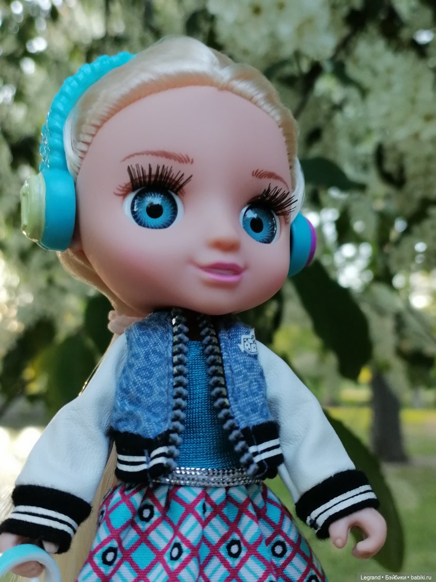 Санкт-Петербург: Алия и цветение черёмухи