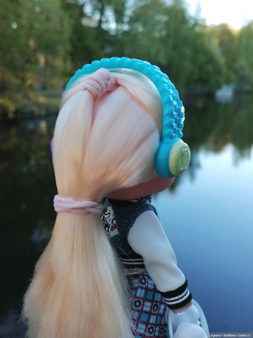 Санкт-Петербург: Алия у пруда в Таврическом саду