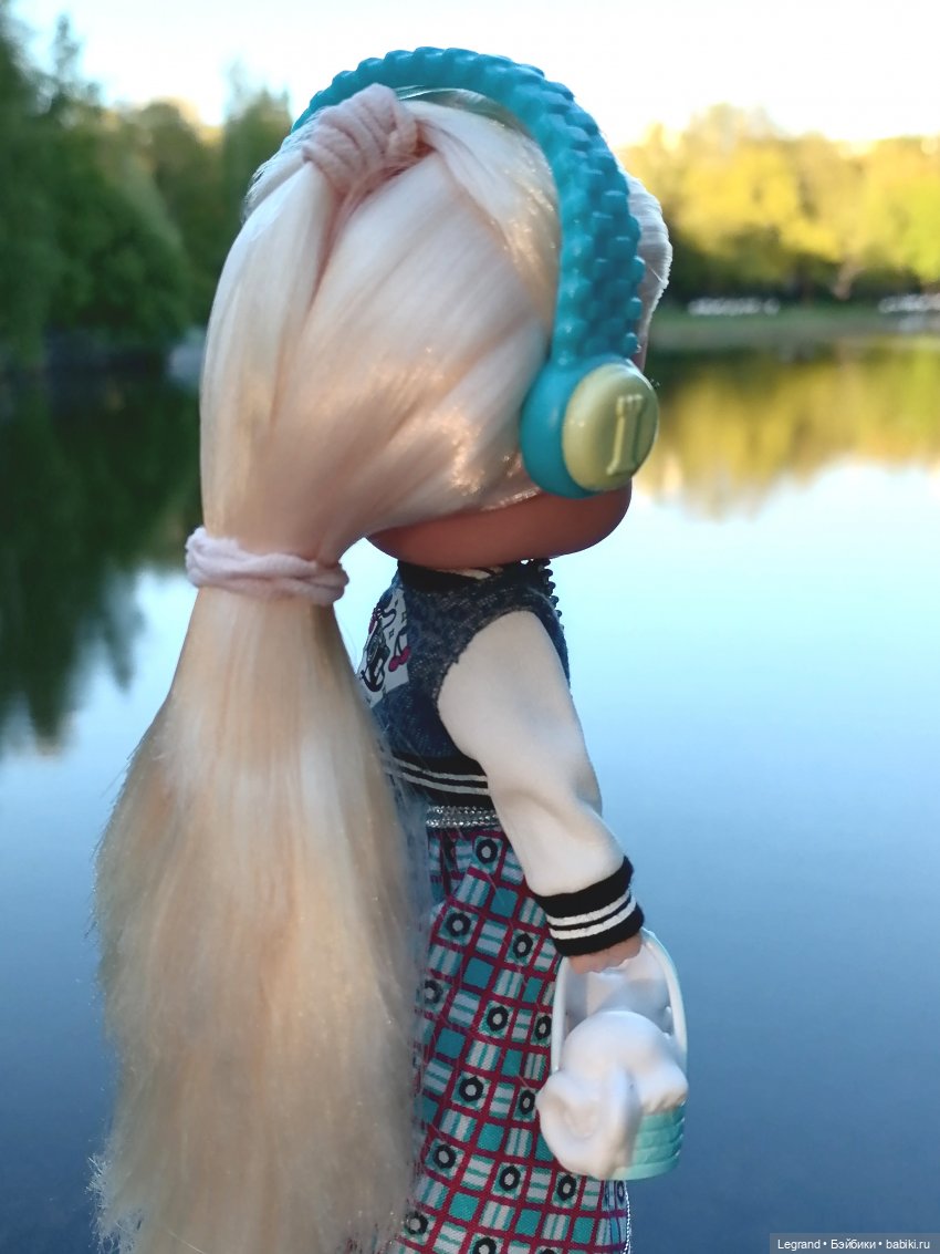 Санкт-Петербург: Алия у пруда в Таврическом саду