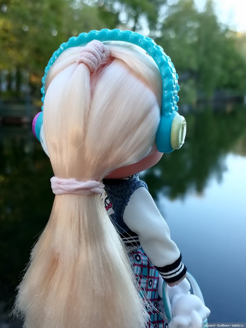 Санкт-Петербург: Алия у пруда в Таврическом саду