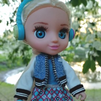 Санкт-Петербург: Алия и цветение черёмухи