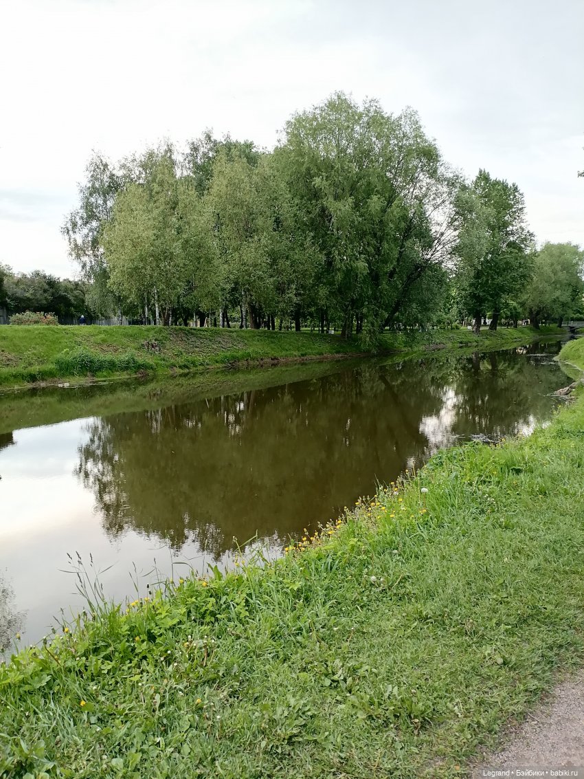 Санкт-Петербург: Таврический сад в начале июня