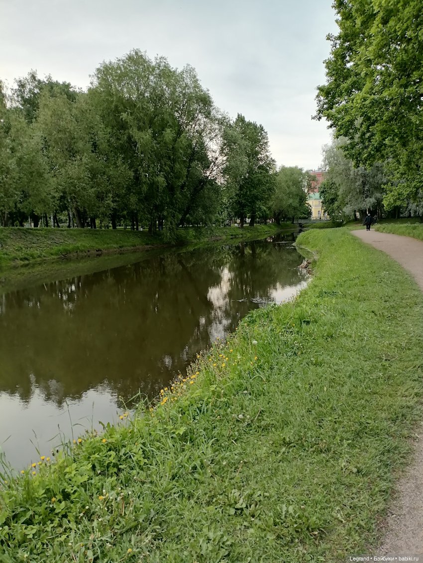 Санкт-Петербург: Таврический сад в начале июня