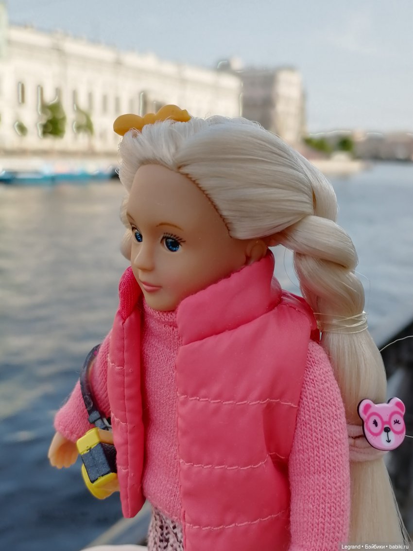 Санкт-Петербург: Кира на прогулке. Фонтанка, Аничков мост - часть первая