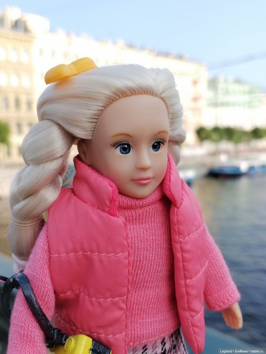 Санкт-Петербург: Кира на прогулке. Фонтанка, Аничков мост - часть первая