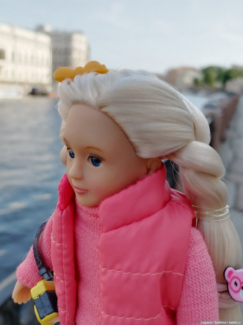 Санкт-Петербург: Кира на прогулке. Фонтанка, Аничков мост - часть первая