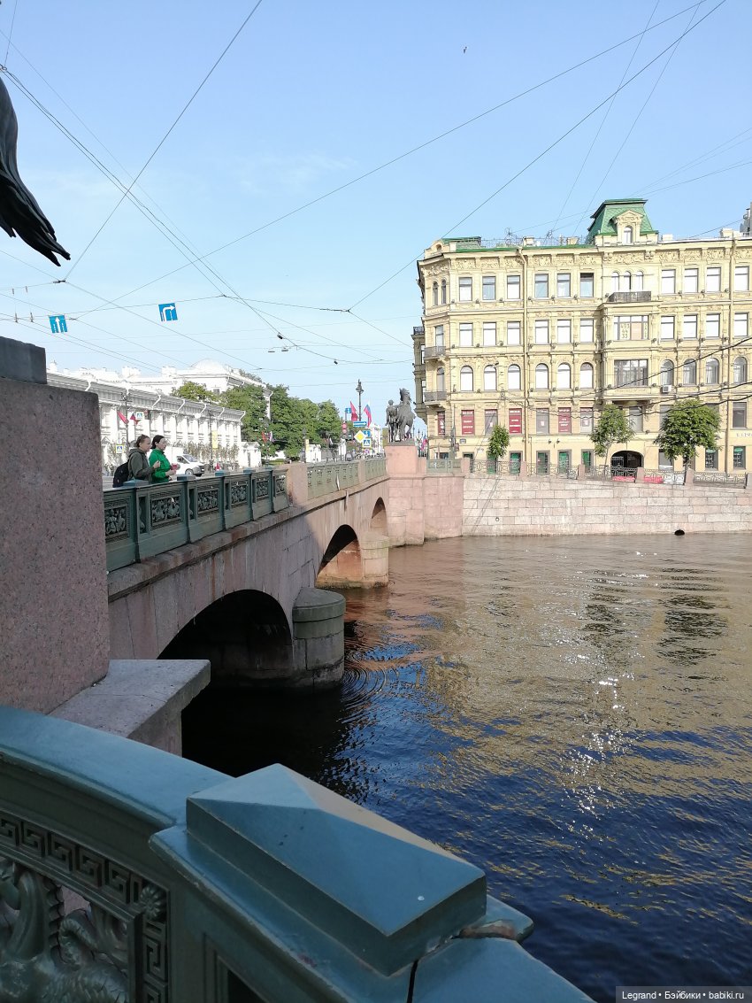 Санкт-Петербург: Кира на прогулке. Фонтанка, Аничков мост - часть первая (фото 4)