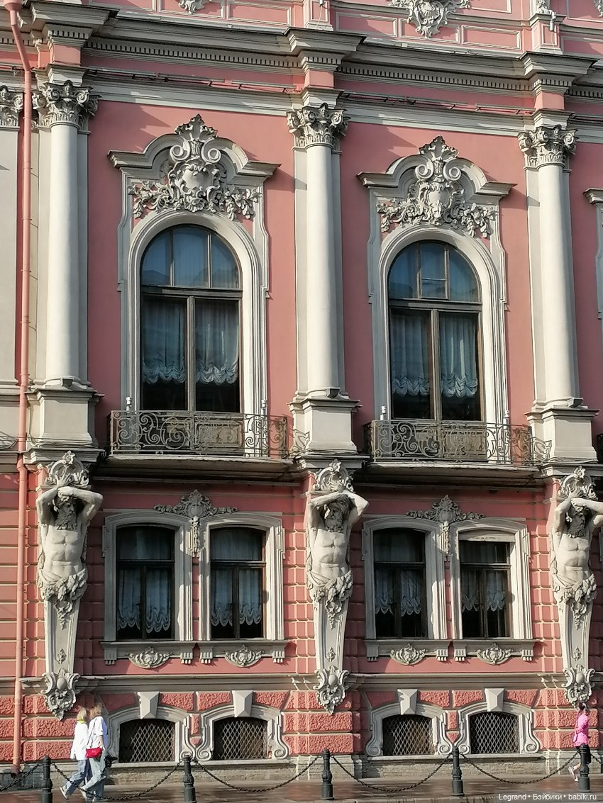 Санкт-Петербург: Невский проспект. Аланья на Аничковом мосту - часть первая