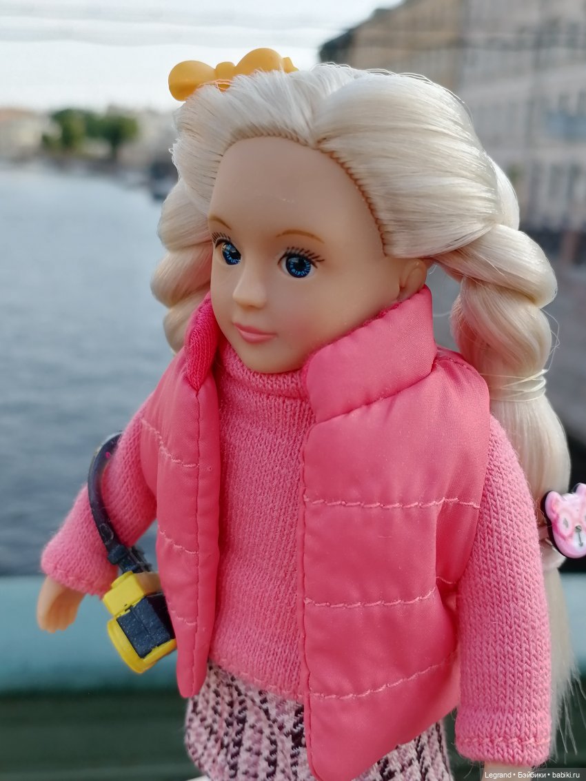 Санкт-Петербург: Кира на прогулке. Фонтанка, Аничков мост - часть первая