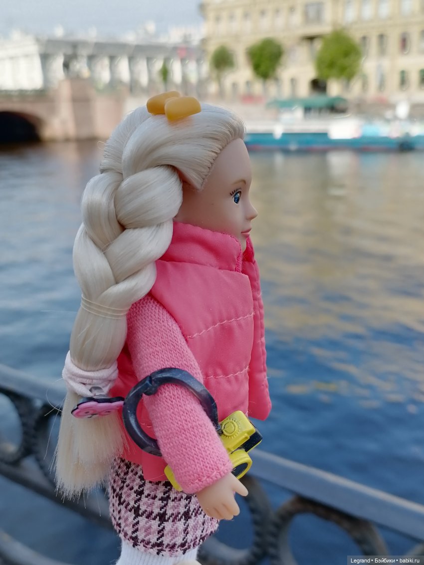 Санкт-Петербург: Кира на прогулке. Фонтанка, Аничков мост - часть первая