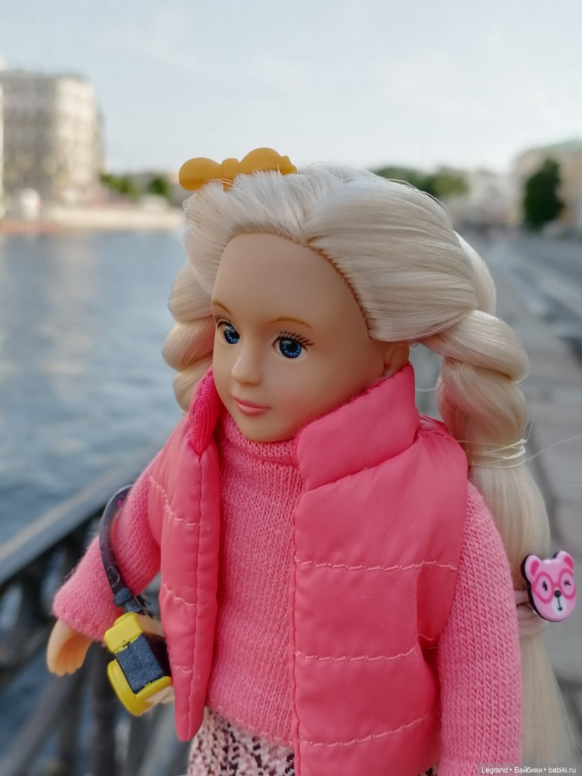 Санкт-Петербург: Кира на прогулке. Фонтанка, Аничков мост - часть первая